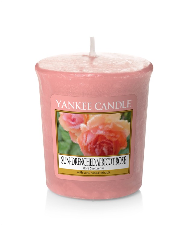 Image de Sun Drenched Apricot Rose Votives