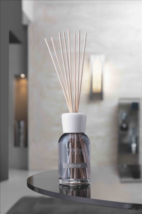 Immagine di Black Tea Rose Natural Stick Diffuser 250ml