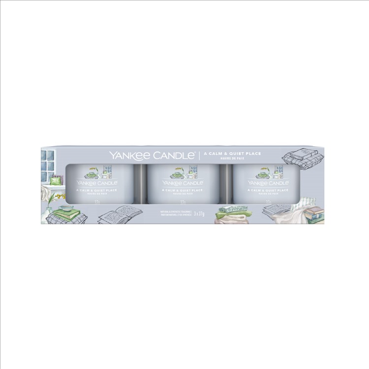 Immagine di A Calm & Quiet Place Signature 3 Pack Filled Votive