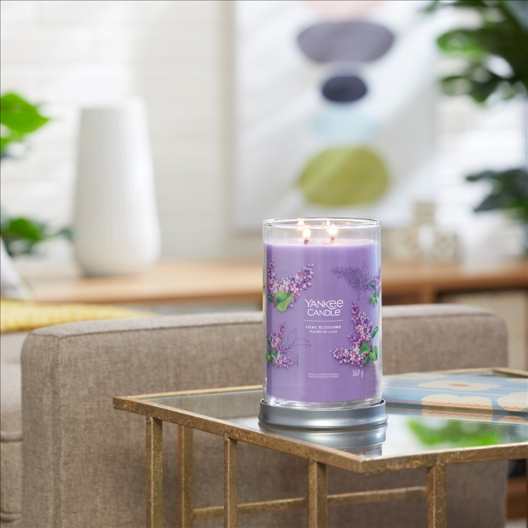 Bild von Lilac Blossoms Signature Large Tumbler