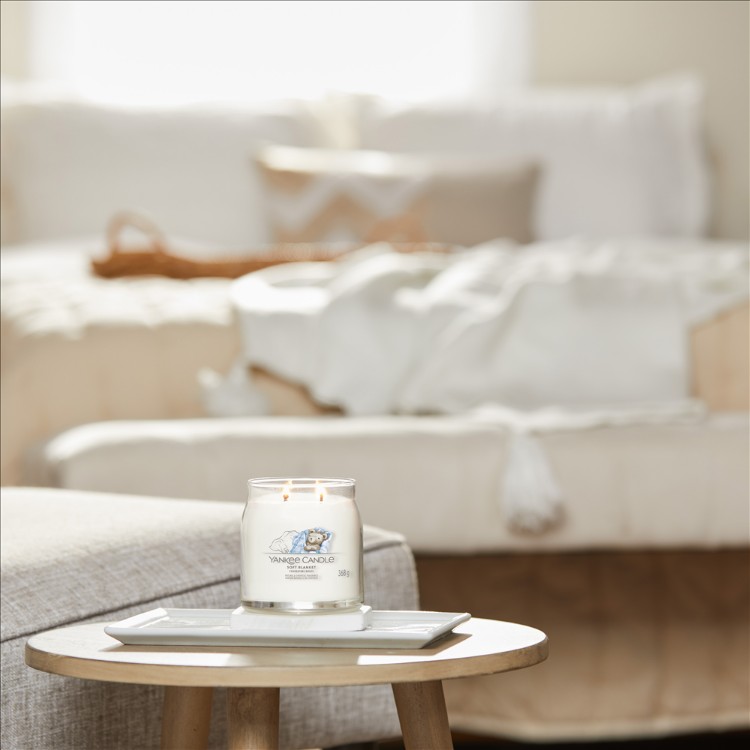 Bild von Soft Blanket Signature Medium Jar