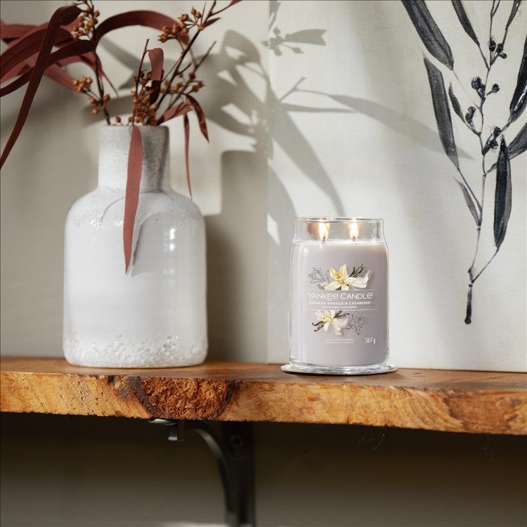 Image de Smoked Vanilla & Cashmere Signature Large Jar