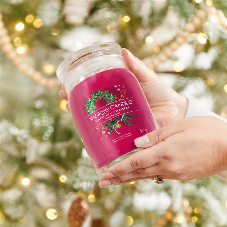 Image de Sparkling Winterberry Signature Large Jar