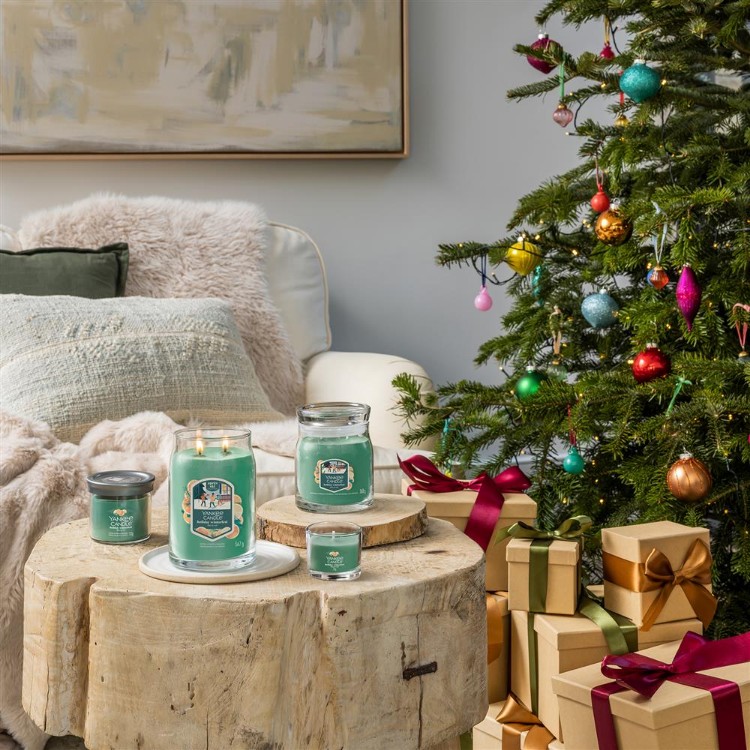 Image de Holiday Winterfest Signature Filled Votive