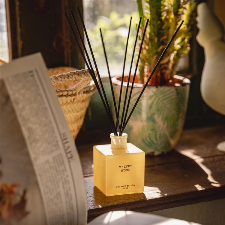 Immagine di Velvet Wood Premium Reed Diffuser 250ml