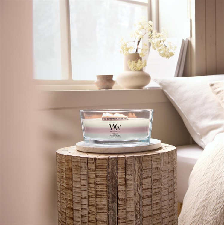 Bild von Floral Blossoms Trilogy Ellipse