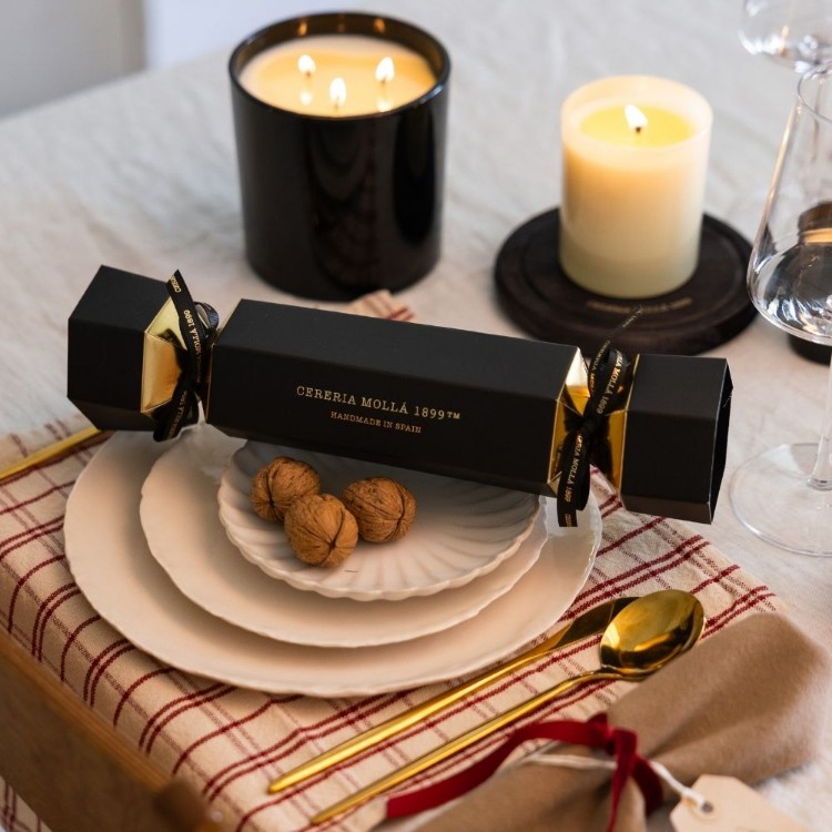 Bild von Giftset Cracker Velvet Wood 70g Candle & 30ml Hand Cream