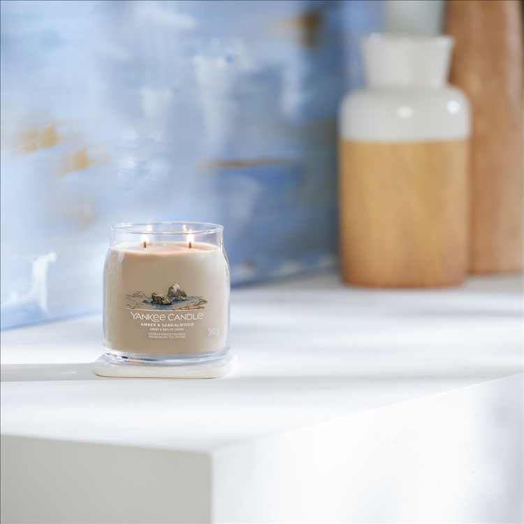 Image de Amber & Sandalwood Signature Medium Jar