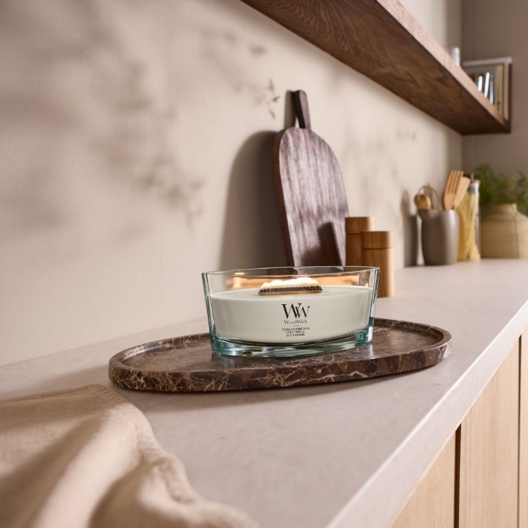 Bild von Tonka & Almond Milk Ellipse