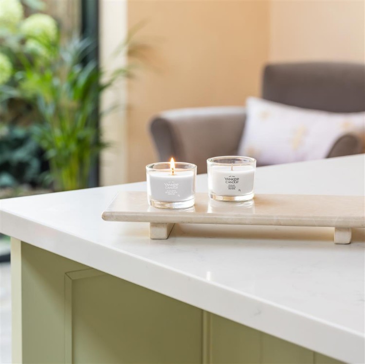 Bild von A Calm & Quiet Place Signature Filled Votive