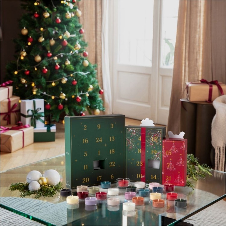 Immagine di Magical Christmas Moments 24 Days of Fragrance Advent Calendar
