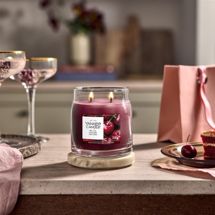 Image de Black Cherry Signature Medium Jar
